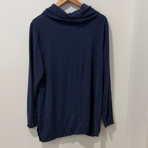Chico’s Size 3 Navy Cowl Neck Long Sleeve Top - Picture 2 of 8